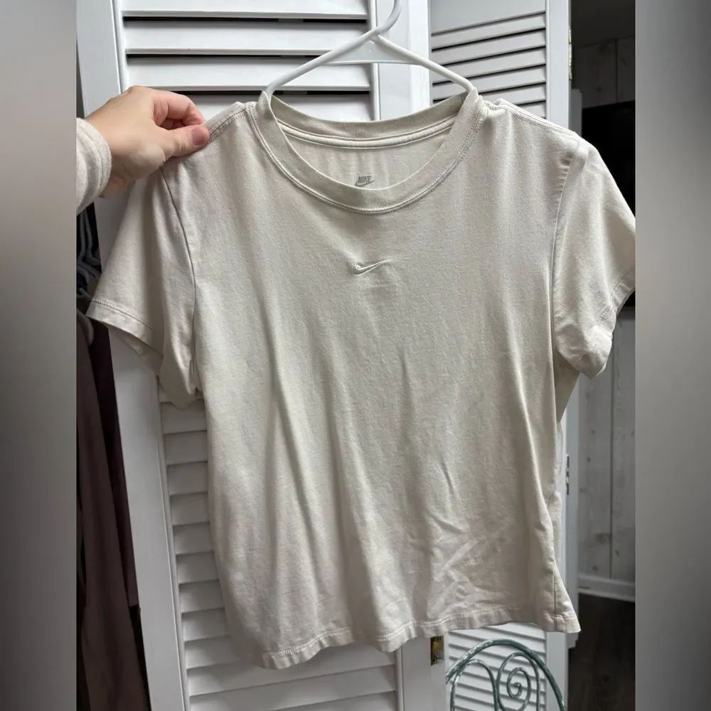 Nike Women's Off-White Short Sleeve Tee